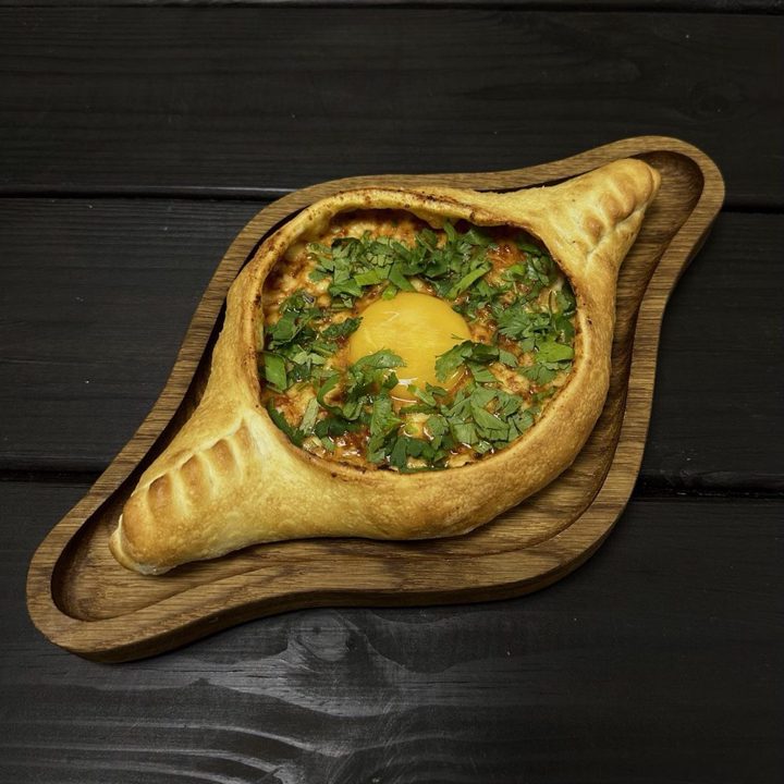 Хачапури с аджикой