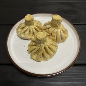 Жареные хинкали с вишней и сыром