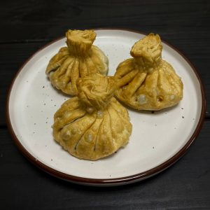 Жареные хинкали с картофелем и грибами