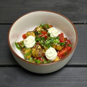 Салат с хрустящими баклажанами